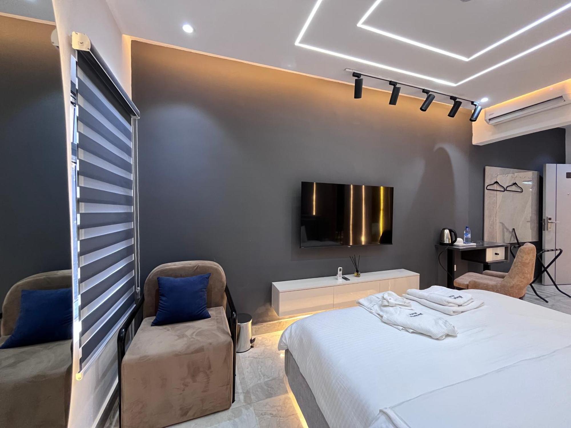 Blackwood Hotels Ikeja Buitenkant foto