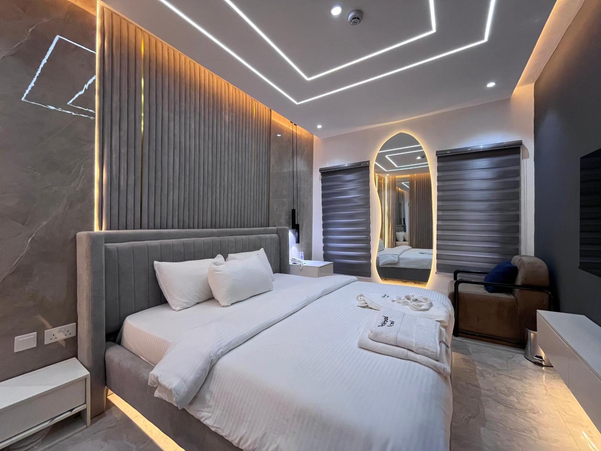 Blackwood Hotels Ikeja Buitenkant foto